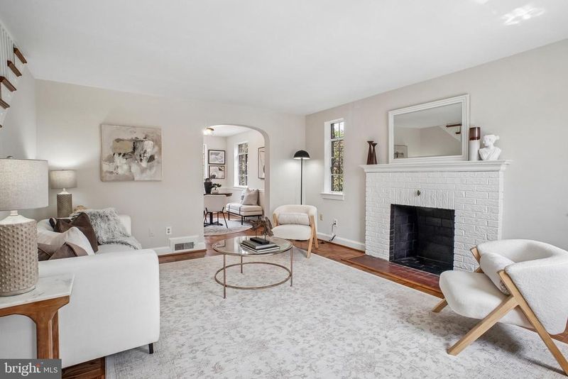 801 Chetworth Pl, Alexandria, VA 22314