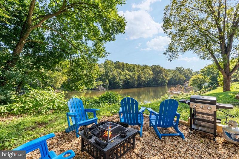 1412 Old Winchester PIKE, Front Royal, VA 22630
