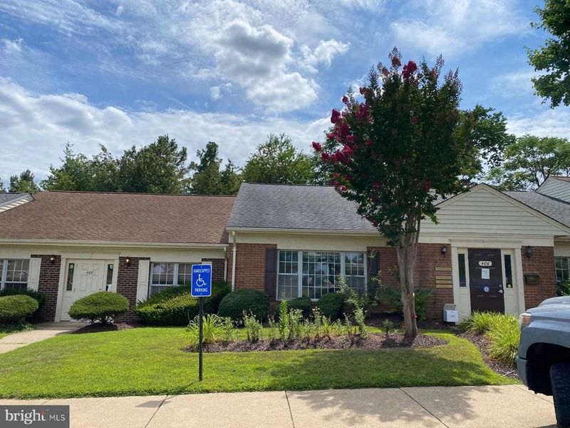 400-440 Hospital Dr, Warrenton, VA 20186