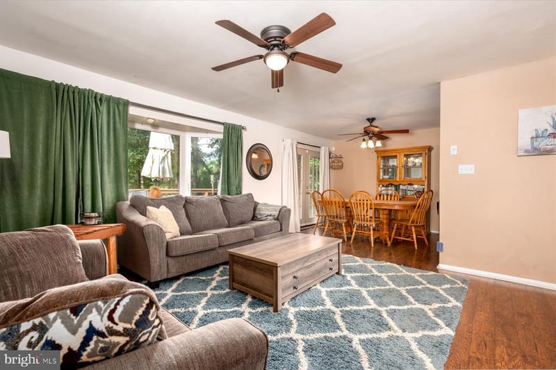 522 Kenora Dr, Millersville, MD 21108