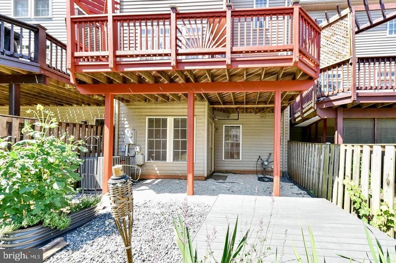 14422 Fowlers Mill Dr, Gainesville, VA 20155