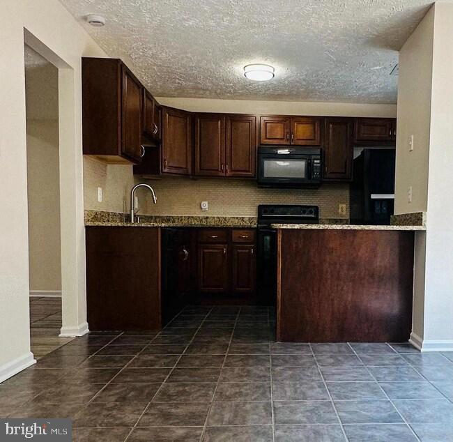 8658 Woodhue Ct, Manassas Park, VA 20111