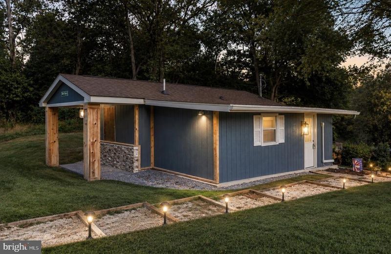 1412 Old Winchester PIKE, Front Royal, VA 22630