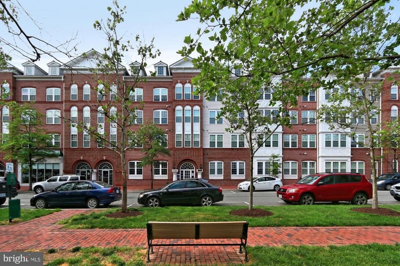 4950 Brenman Park Dr #203, Alexandria, VA 22304