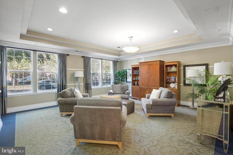 4950 Brenman Park Dr #203, Alexandria, VA 22304