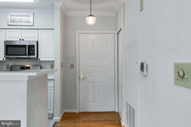 12913 Alton Sq #320, Herndon, VA 20170