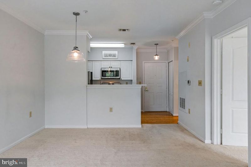 12913 Alton Sq #320, Herndon, VA 20170
