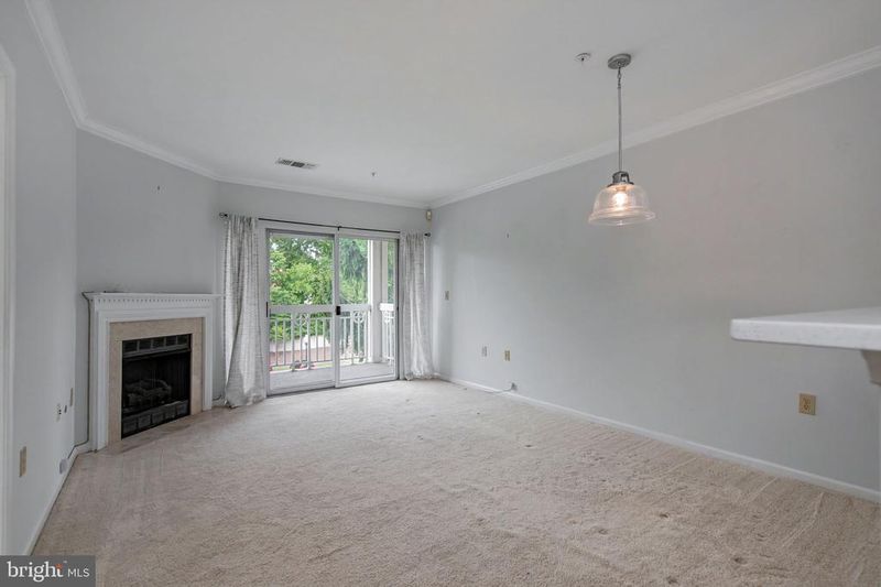 12913 Alton Sq #320, Herndon, VA 20170