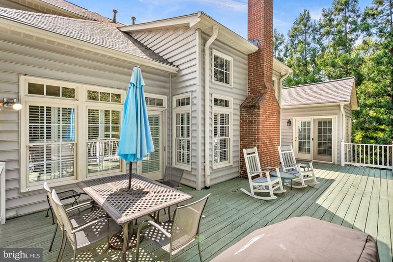 18403 Kingsmill St, Leesburg, VA 20176