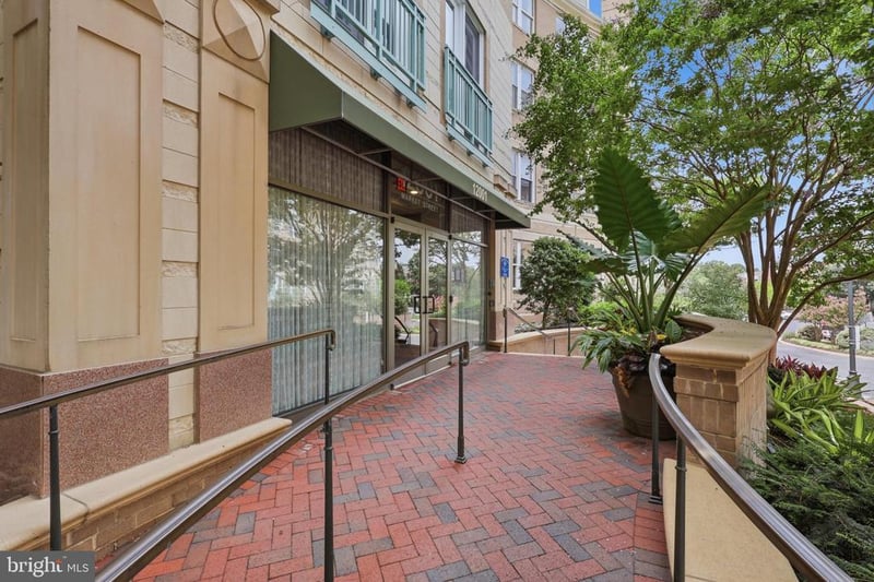 12001 Market St #122, Reston, VA 20190