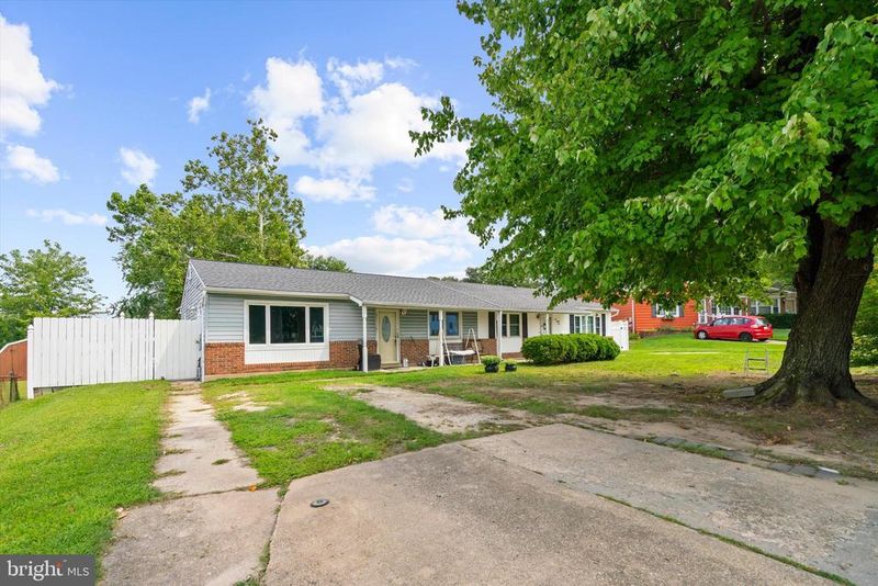 1087 Fitz Ct, Pasadena, MD 21122