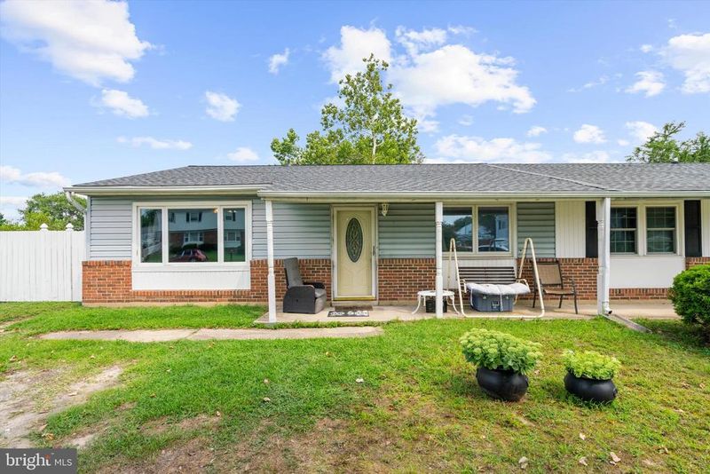 1087 Fitz Ct, Pasadena, MD 21122