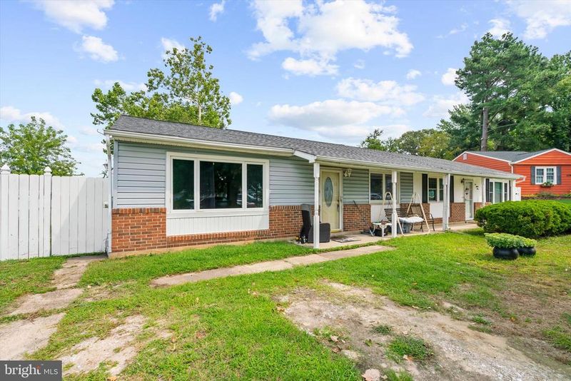1087 Fitz Ct, Pasadena, MD 21122