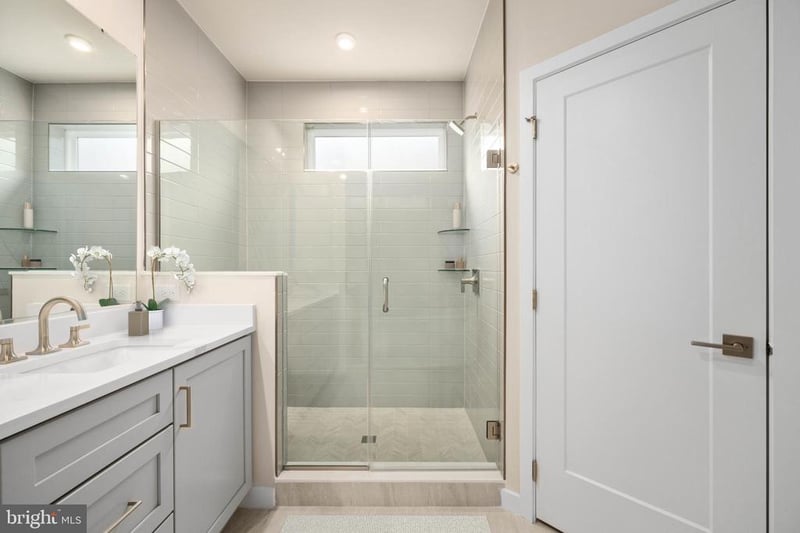 22080 Midmoore Dr, Ashburn, VA 20148