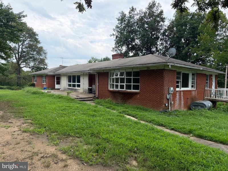 5491 Johnson Ln, Reva, VA 22735