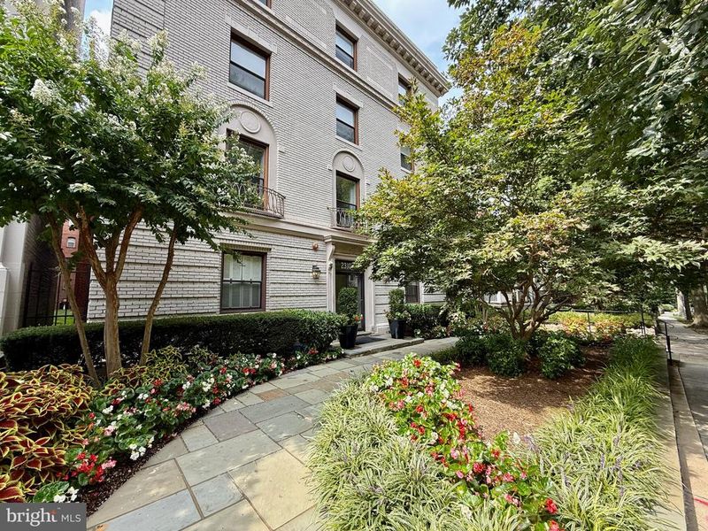 2310 Ashmead Pl NW #106, Washington, DC 20009