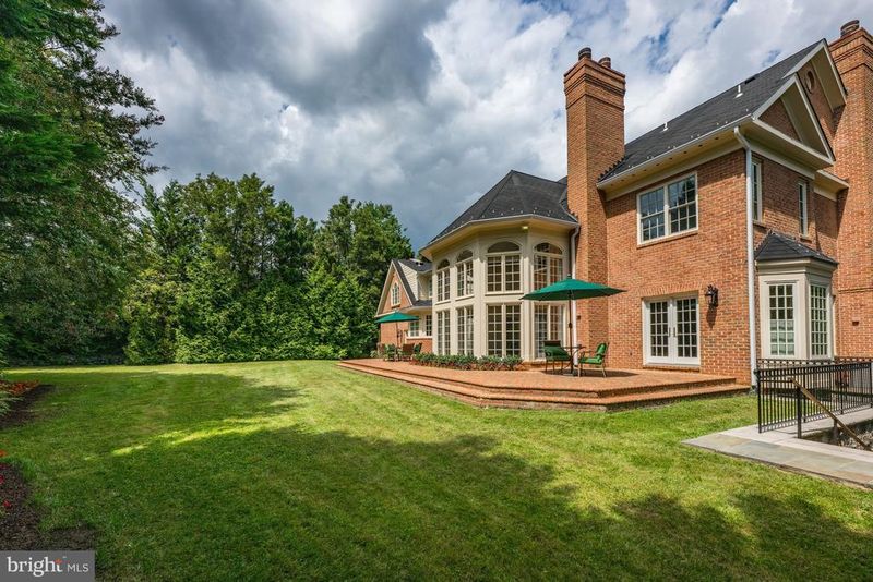 9400 Crimson Leaf Ter, Potomac, MD 20854