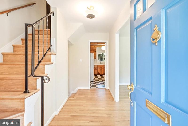 6 Geneva Mason Ct, Potomac, MD 20854