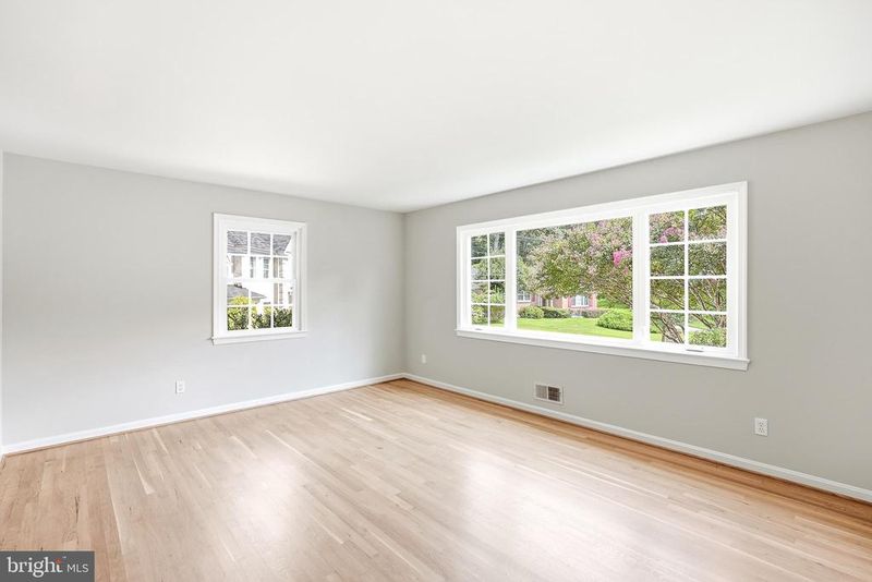 6 Geneva Mason Ct, Potomac, MD 20854