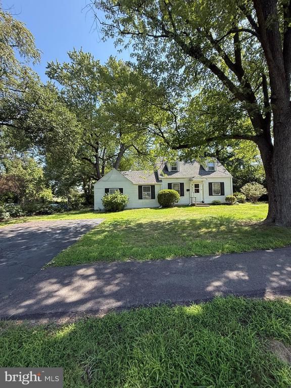 6701 Queens Rd, Alexandria, VA 22306