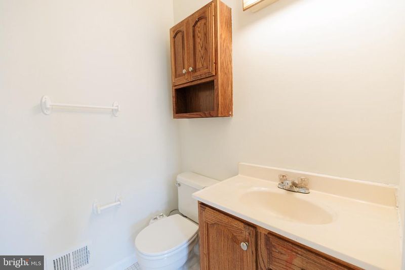 9013 Tyler Ct, Manassas, VA 20110