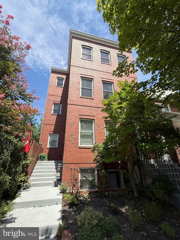 1804 Independence Ave SE #2, Washington, DC 20003