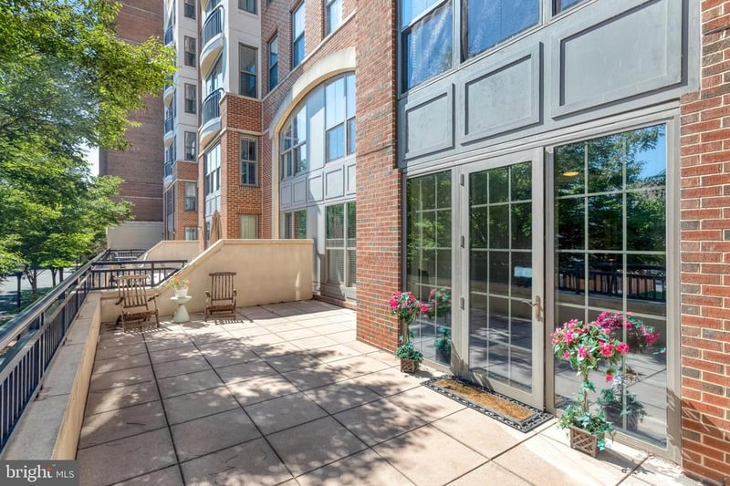 485 Harbor Side St #204, Woodbridge, VA 22191