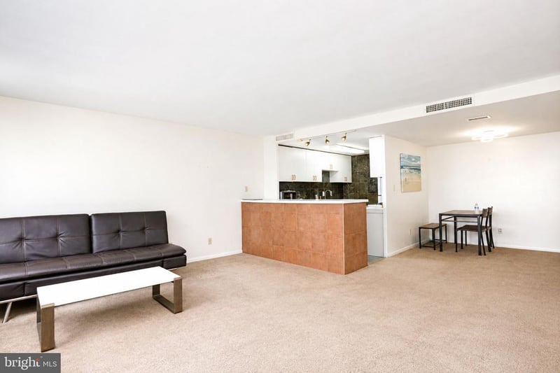 4600 Duke St #1122, Alexandria, VA 22304
