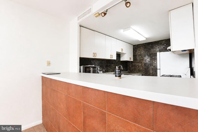 4600 Duke St #1122, Alexandria, VA 22304