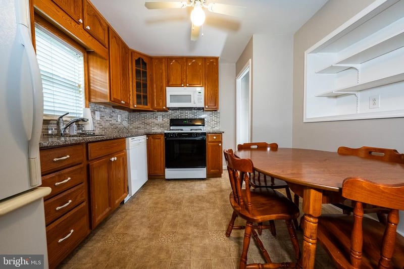 26 Kempton Rd, Glen Burnie, MD 21060