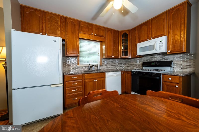 26 Kempton Rd, Glen Burnie, MD 21060