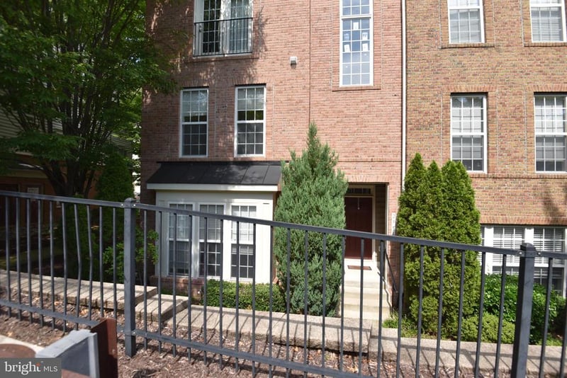 2358 Merseyside Dr, Woodbridge, VA 22191