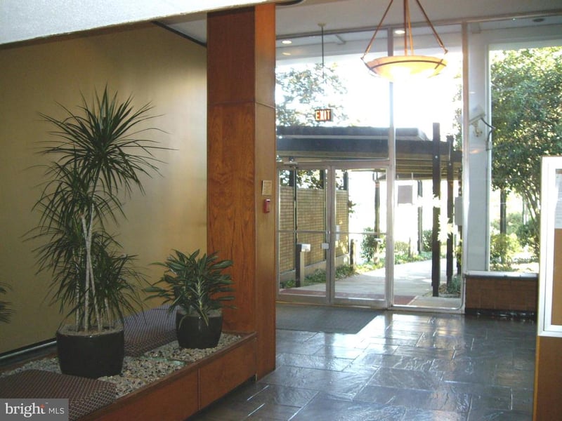 2030 N Adams St #405, Arlington, VA 22201