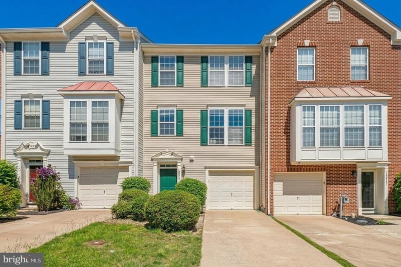 15823 Bobolink Dr, Woodbridge, VA 22191