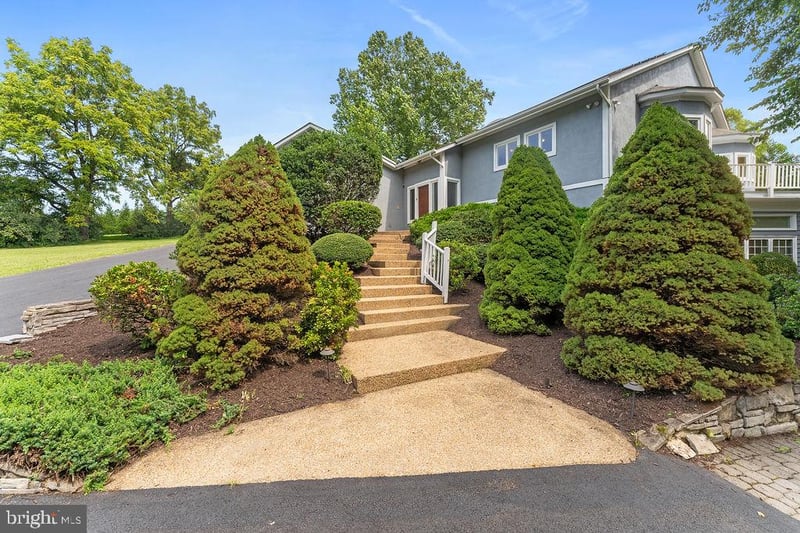 9 Meridan Ln, Stafford, VA 22556