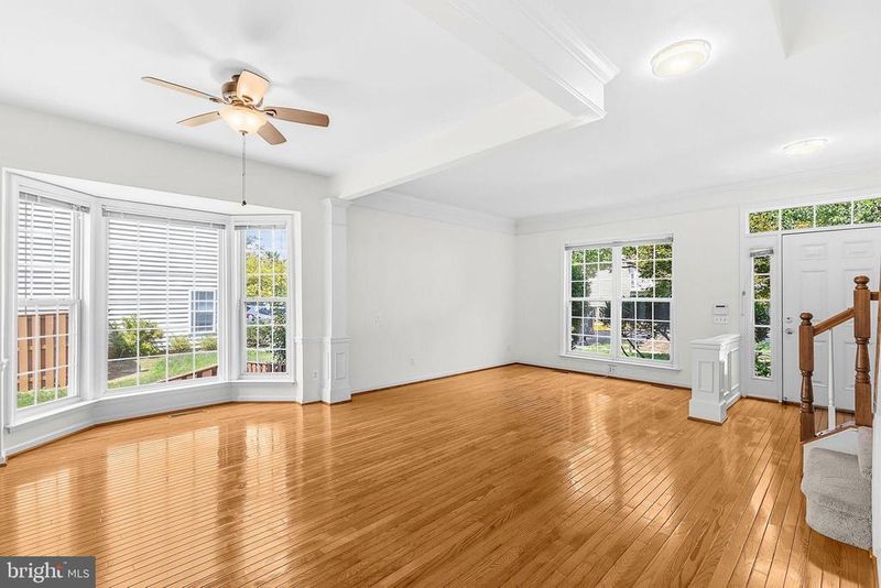 6339 Burgundy Leaf Ln, Alexandria, VA 22312