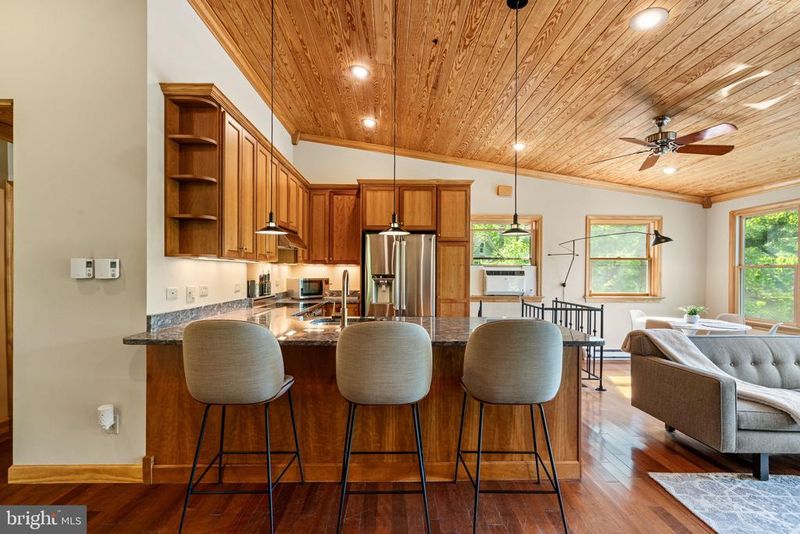 8255 Sunderman Pl, Manassas, VA 20112