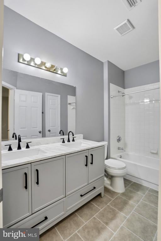 2110 Highcourt Ln #202, Herndon, VA 20170