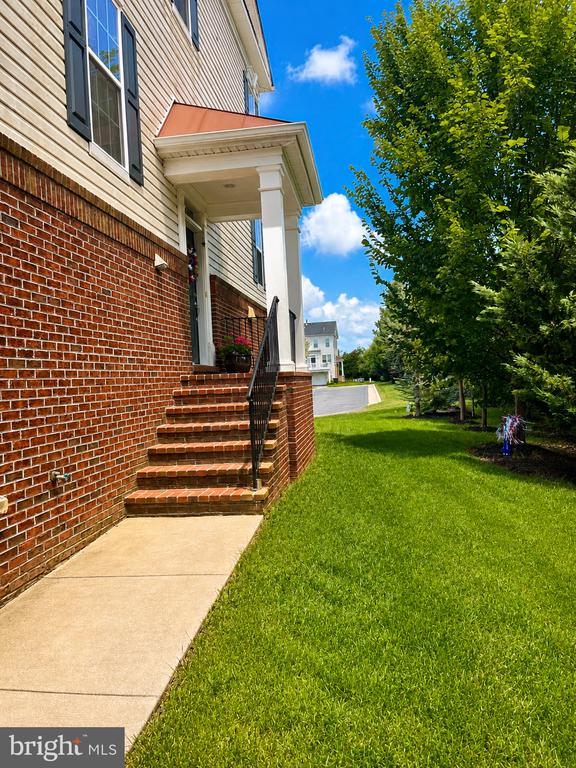 25095 Croxley Green Sq, Aldie, VA 20105