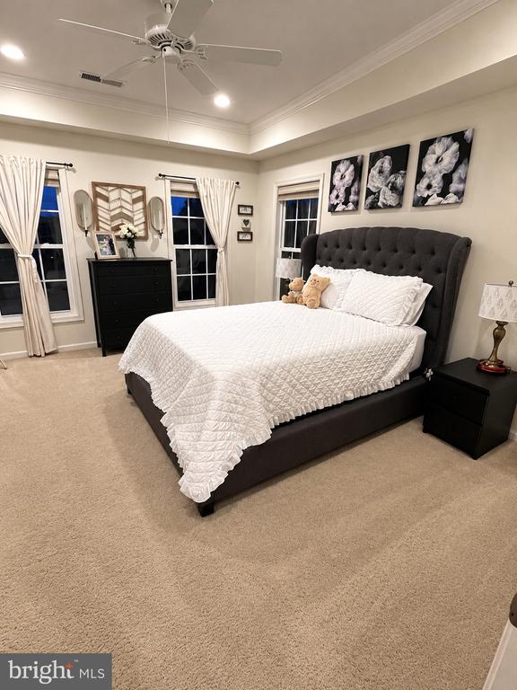 25095 Croxley Green Sq, Aldie, VA 20105