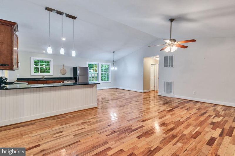 251 Bronson St, Hague, VA 22469