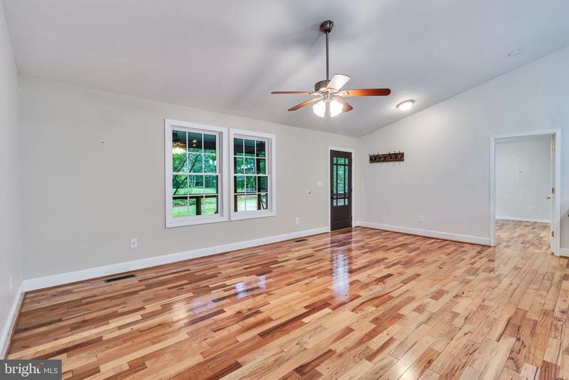 251 Bronson St, Hague, VA 22469