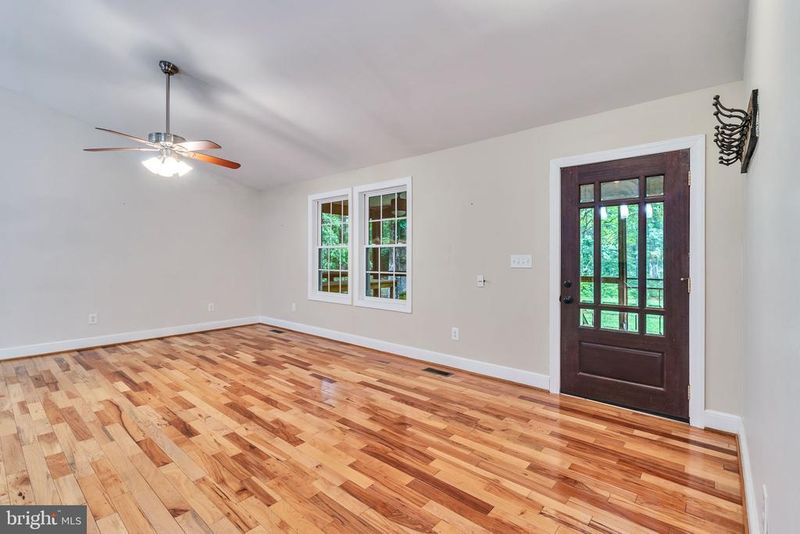 251 Bronson St, Hague, VA 22469