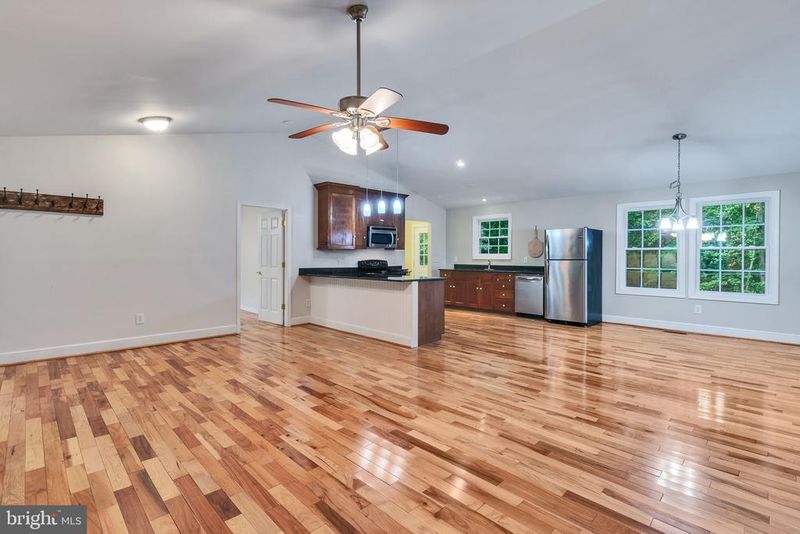 251 Bronson St, Hague, VA 22469