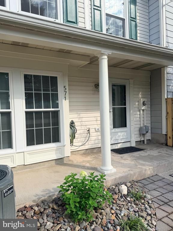 571 Boysenberry Ln, Frederick, MD 21703