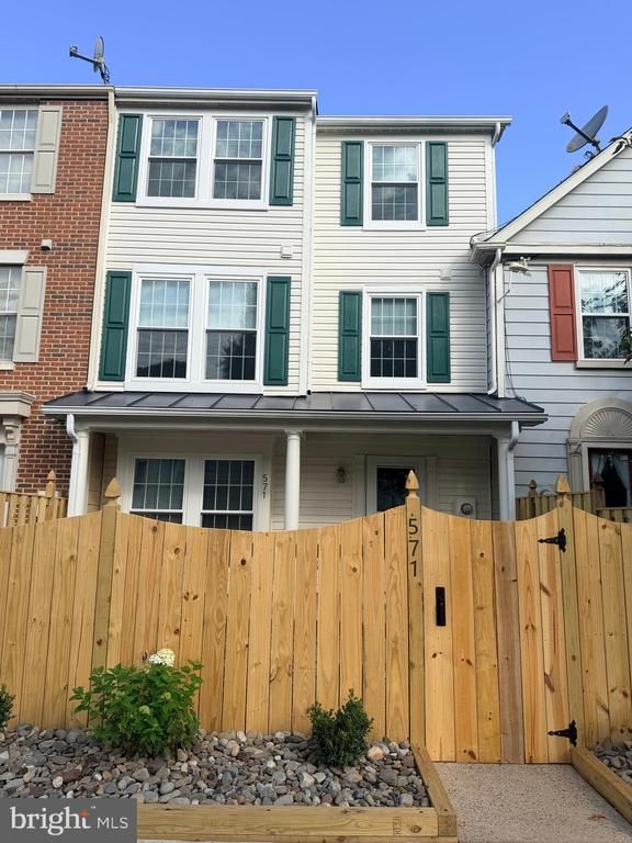 571 Boysenberry Ln, Frederick, MD 21703
