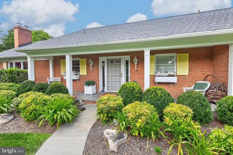 8501 Warde Ter, Potomac, MD 20854