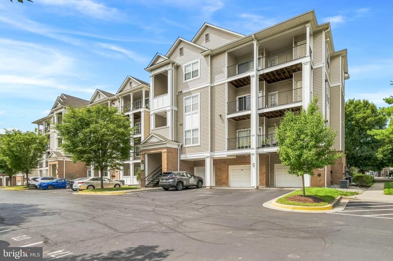 19623 Galway Bay Cir #403, Germantown, MD 20874