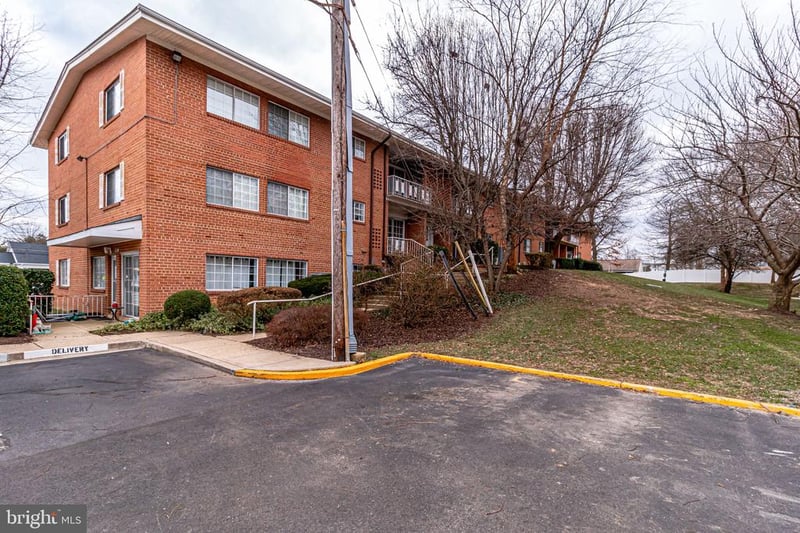 5603 Franconia Rd #302, Alexandria, VA 22310
