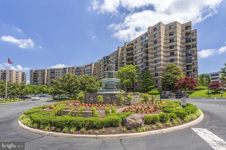 8370 Greensboro Dr #510, Mclean, VA 22102